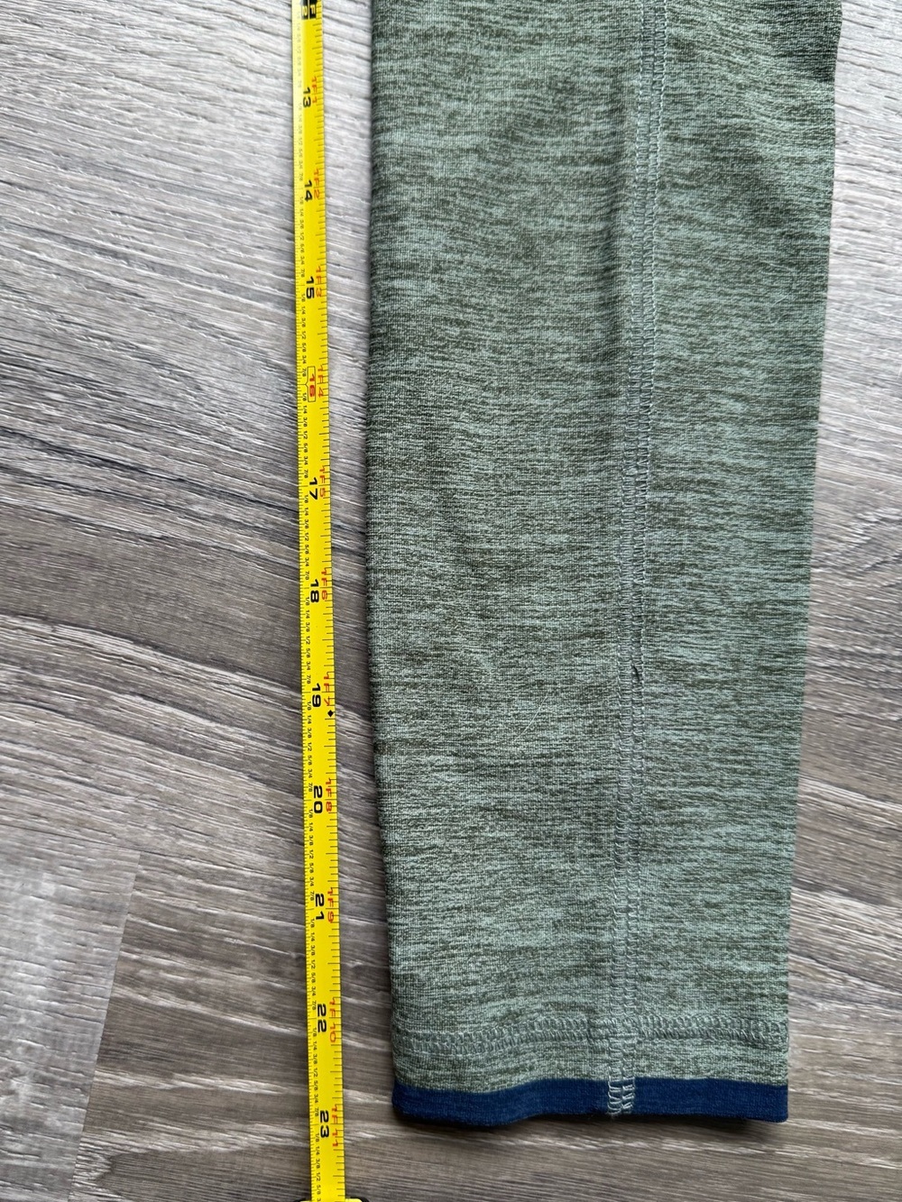 Vineyard Vines NWT Women’s XXS Olive Heather Active Leggings Blue Trim Pockets - Picture 9 of 9
